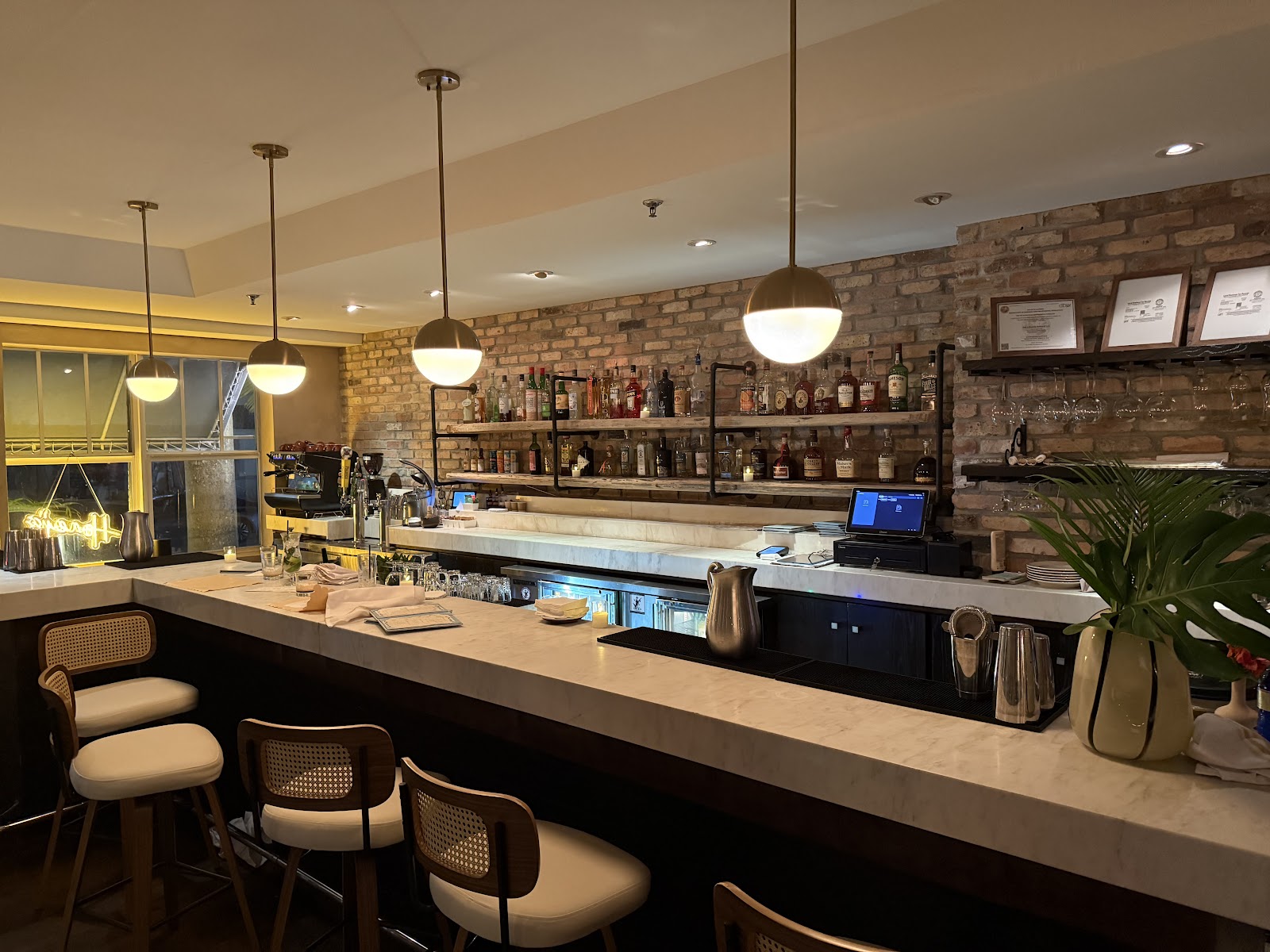 Honey’s on Collins — photo 9