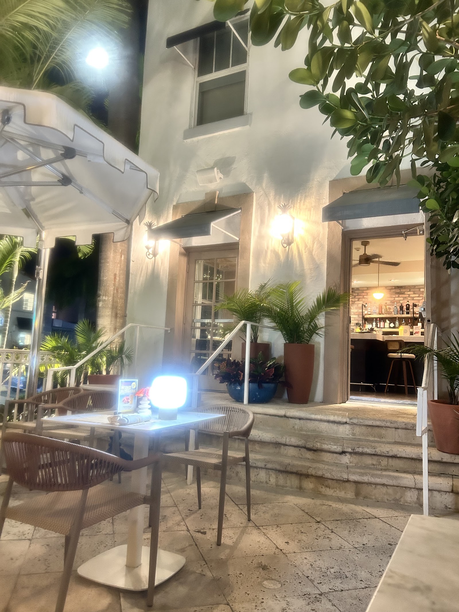 Honey’s on Collins — photo 16